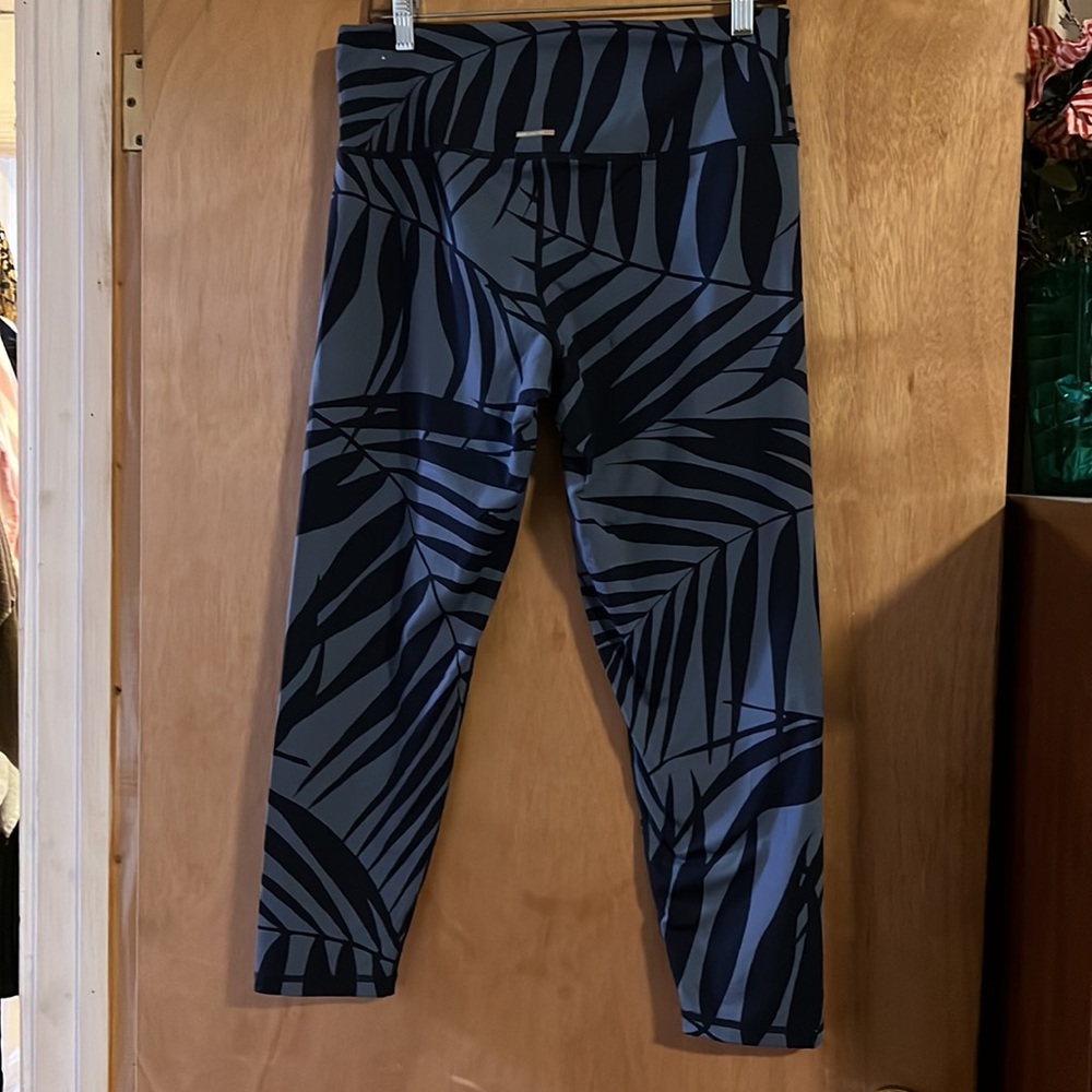 πFINAL PRICEβΌοΈ Aerie XL blue printed capris - Picture 3 of 3